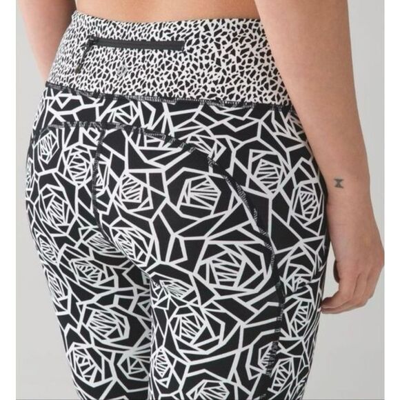 Lululemon Real Quick Posey Crops - Picture 2 of 14